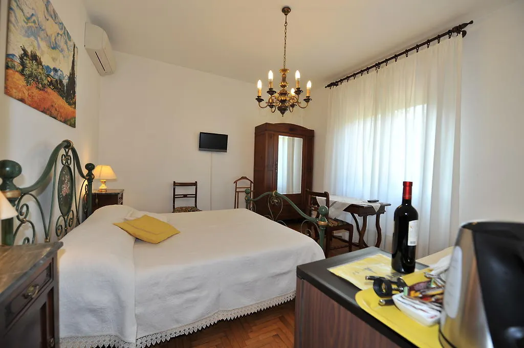 Gli Olivi Villa Calci 0*,  Italia